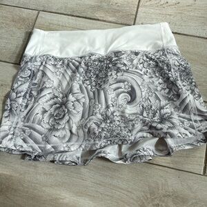 Lululemon- skort